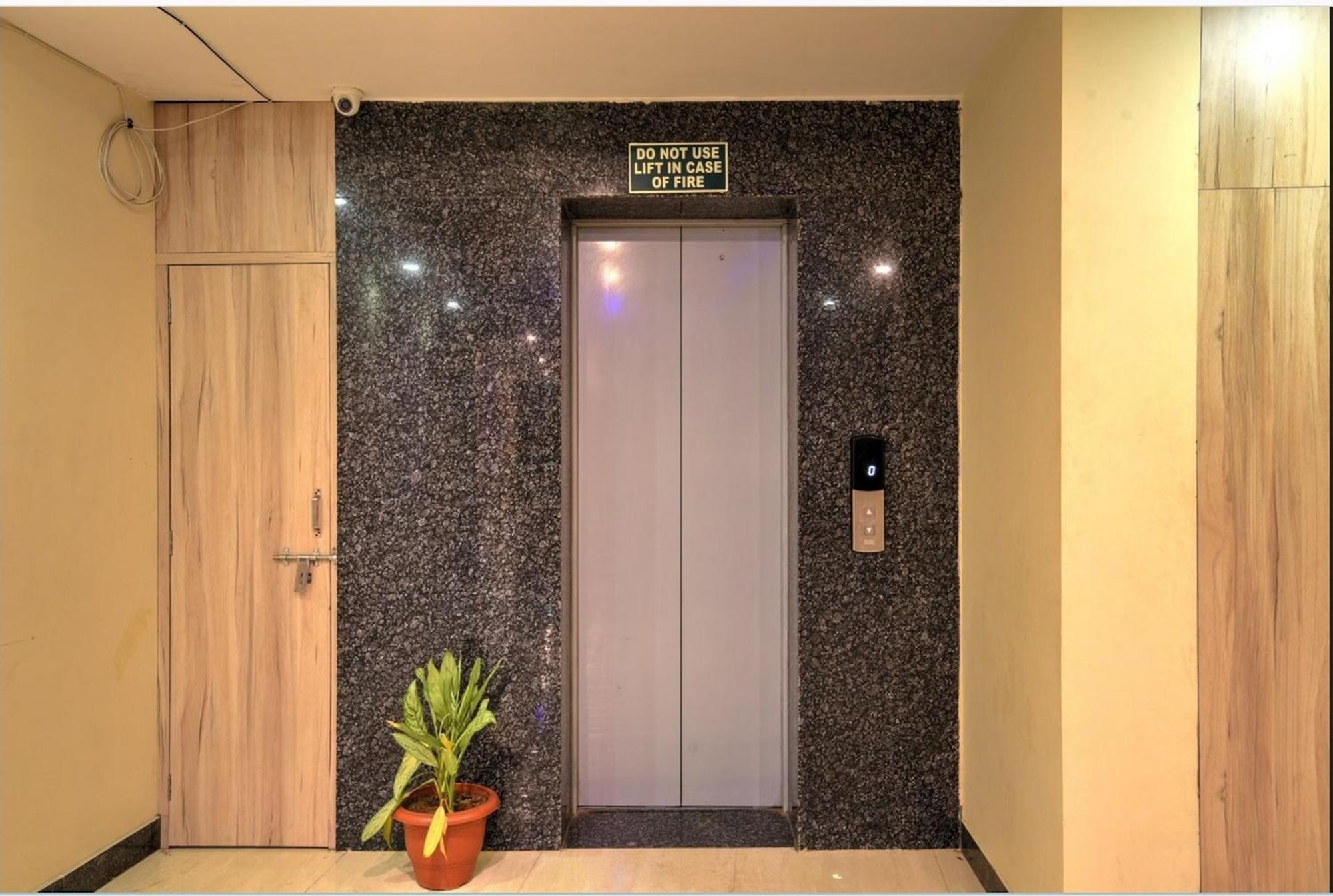 Airport Hotel Mahal Neu-Delhi Exterior foto