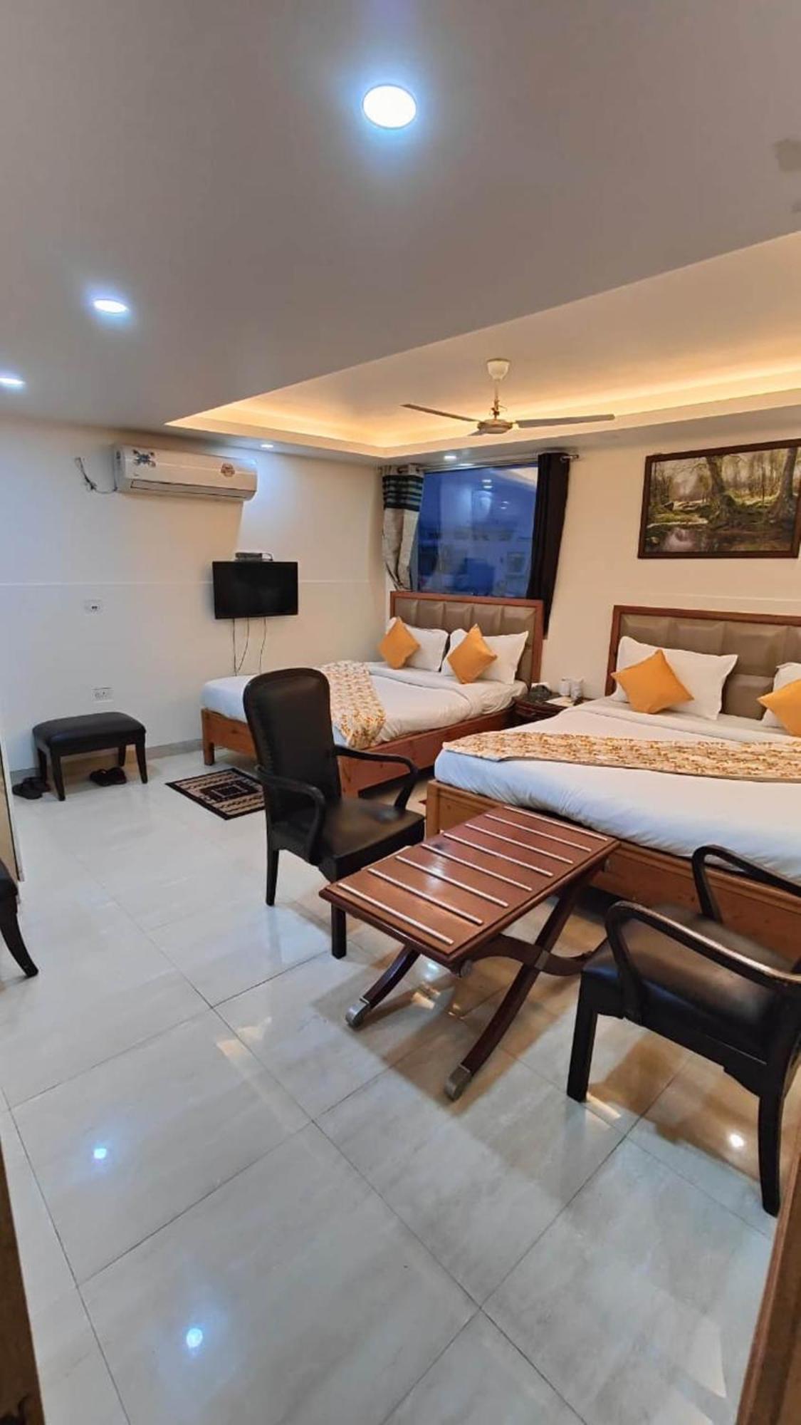 Airport Hotel Mahal Neu-Delhi Exterior foto