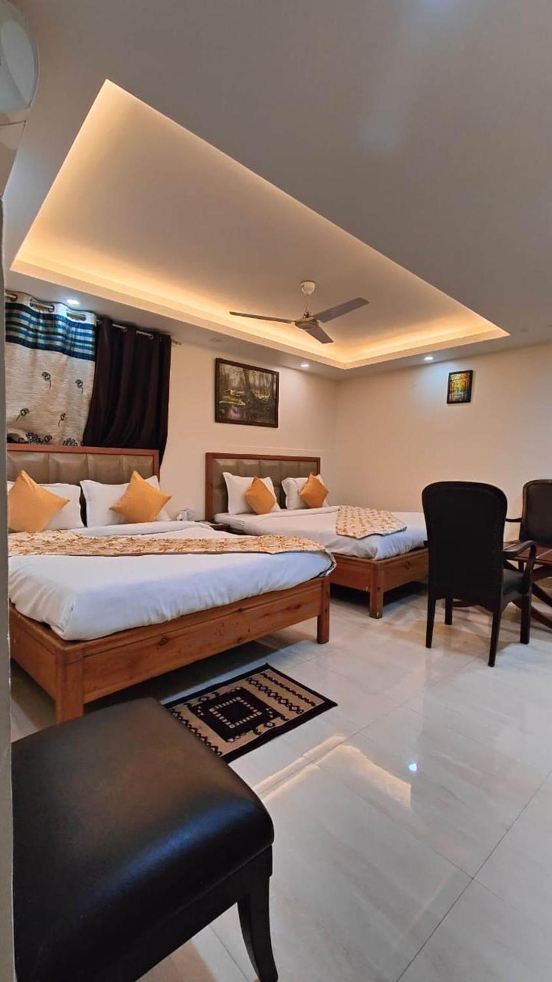 Airport Hotel Mahal Neu-Delhi Exterior foto